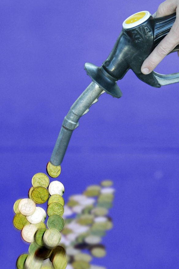 Perth drivers can save up to $520 a year because of the city's regular petrol price cycles, but Canberrans don't have the same opportunity.