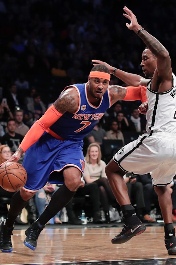 New York Knicks forward Carmelo Anthony (7) drives to the basket against Brooklyn Nets guard Rondae Hollis-Jefferson (24) in 2016.