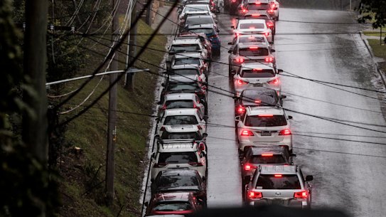 Local traffic congestion outside Pymble Ladies’ College during school pick-up time.
