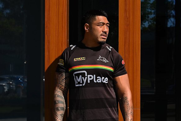 Penrith prop Moses Leota.