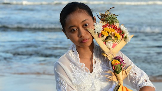 Sri Ayu Jati Kartika plays Ni-Luh in Bali 2002.