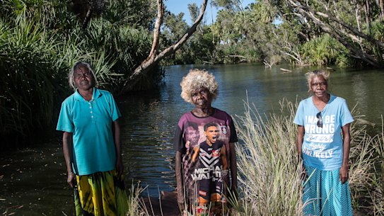 Elders Naomi Wilfred and May August on Alawa country in the NT.