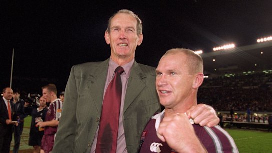 Wayne Bennett and Allan Langer after a 2001 State of Origin victory.