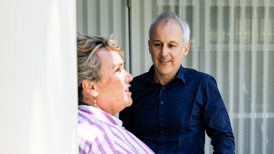 Carrie Anne Huddleston cried tears of joy when she met architect Dan Szwaj.