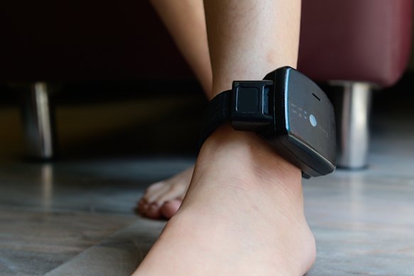 Two Victorian teenagers on bail are believed to have removed their ankle monitors. 