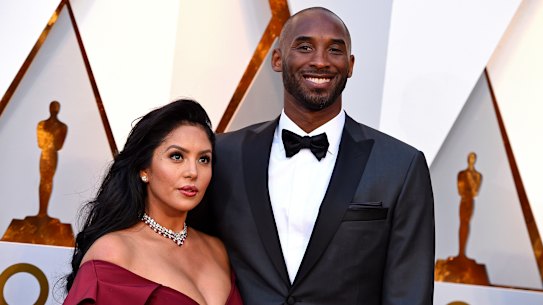 Kobe Bryant, right, and his wife Vanessa Bryant in 2018 at the Oscars.