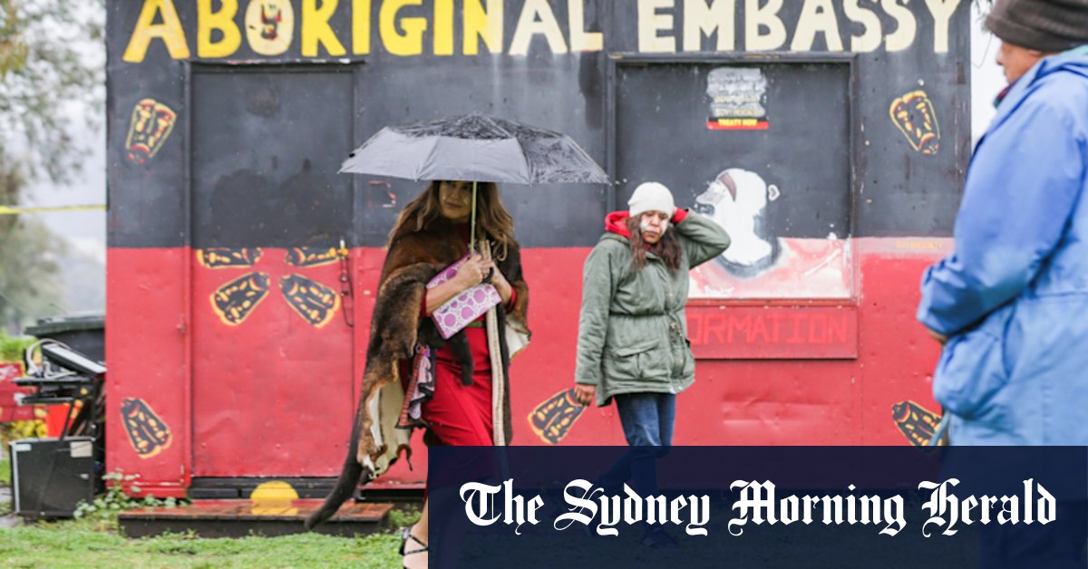 'Freedom' protesters try to take over Aboriginal tent embassy - Vimarsana News