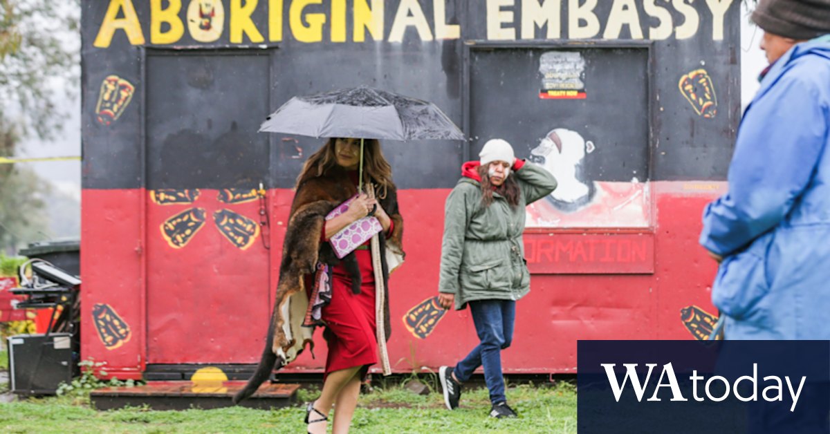 'Freedom' protesters try to take over Aboriginal tent embassy - Vimarsana News