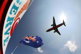 Planning rules in airport flight path 'outdated', expert, councils say