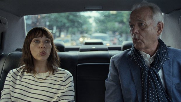 Rashida Jones, herself the daughter of a famous father, with Bill Murray in On the Rocks