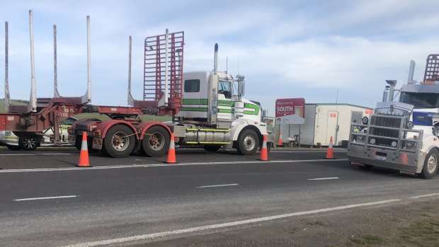 Trucks are inspected at the Victoria-South Australia border post.