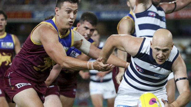 Gary Ablett pounces on the ball.