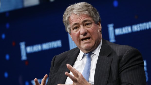 Leon Black has announced he is stepping down as chief executive of Apollo Global Management.