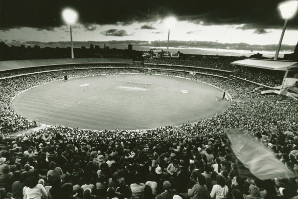 First match under lights at MCG.