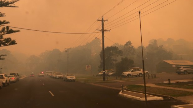 On Sunday afternoon smoke enveloped the town of Tathra, before the bushfire tore through.