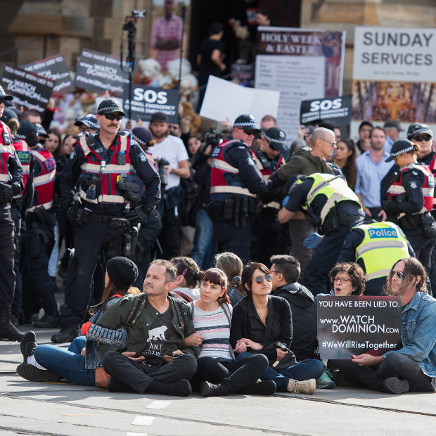 Police move in on protesters blocking streets at Melbourne’s Flinders Street
Station in April. 