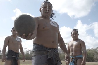 Meksika'daki Mesoamerica Ballgame Derneği, üyelerinin Maya atalarına saygılarını sunmak için pelota oyununu yeniden canlandırıyor.