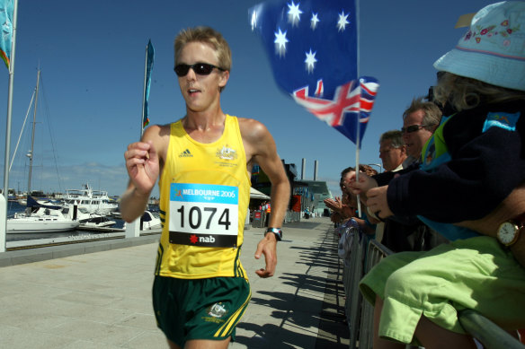 Jared Tallent competes in the walking at the 2006 Melbourne Commonwealth Games. 