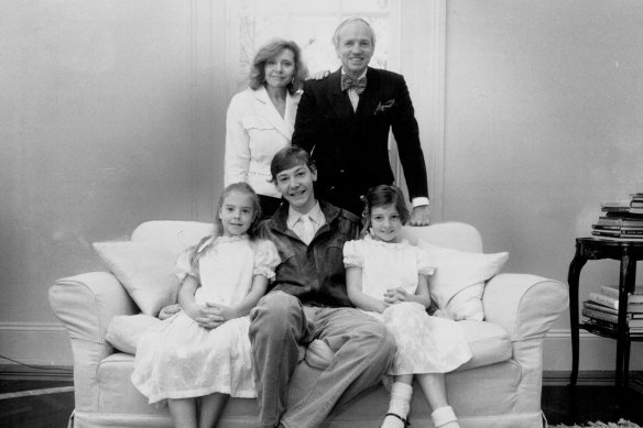 Carla Zampatti and then-husband John Spender in 1986, with
(front from left) Bianca, Alex and Allegra.