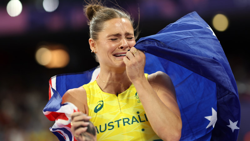 Paris Olympics 2024: Nina Kennedy wins gold in women's pole vault