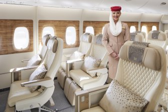 阿联酋航空新的超大型座椅在墨尔本降落