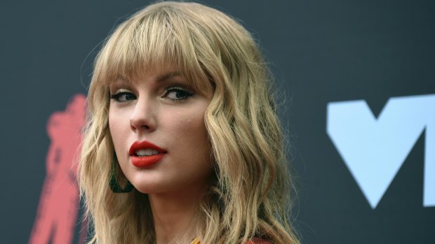 Taylor Swift will perform at the Melbourne Cup.