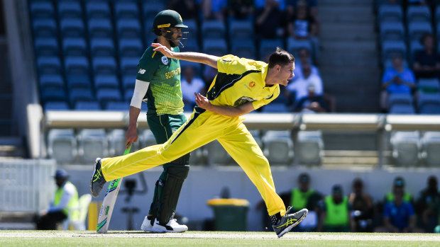 Jason Behrendorff was on fire in his first over against South Africa.
