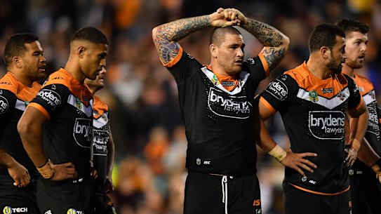 Dragons bury Tigers' finals hopes despite Hunt's howlers