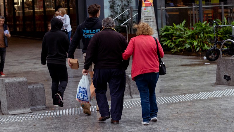 Big super losing patience with Labor on financial advice go-slow