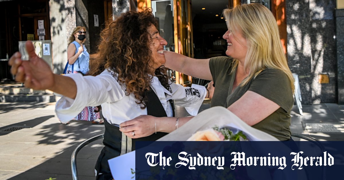 Melbourne reopens: Time to reconnect with loved ones over coffee, hugs and lunch - Vimarsana News