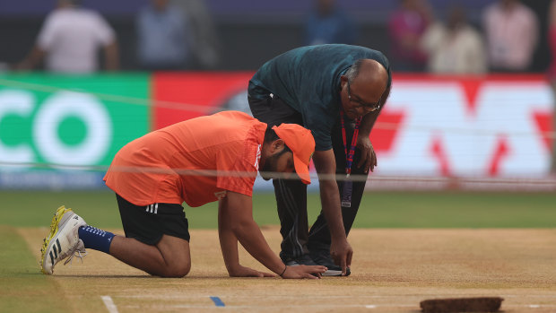 Pitch switch: India commandeer pitch preparation for semi-final