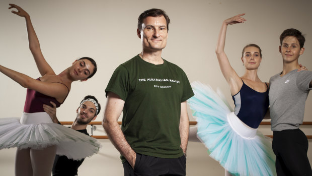 David McAllister with artists of the Australian Ballet in January this year. 