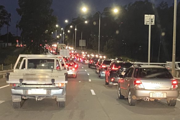 Poor links between bus and rail services will put an extra 500,000 vehicles a day on roads around the Ipswich region unless changes are made urgently, Ipswich City Council says.