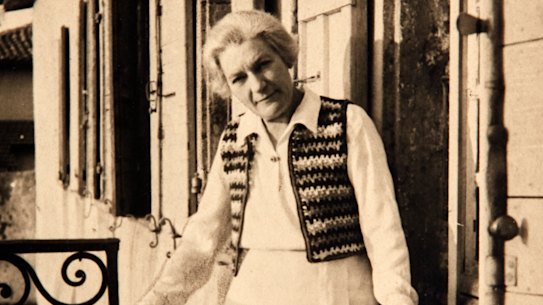Anne Dangar on the balcony at Moly-Sabata in France in the 1940s.