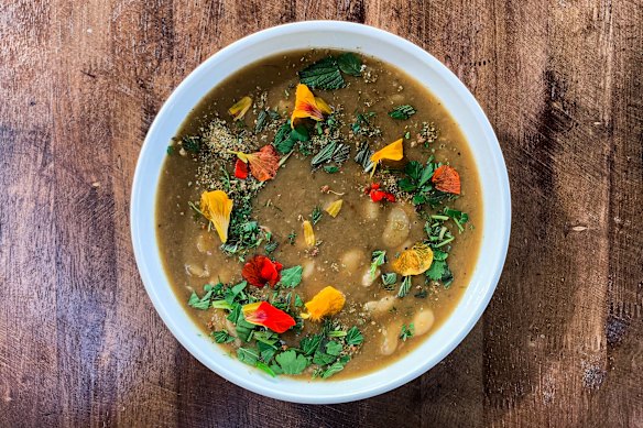 Roasted fennel and butter bean soup. 