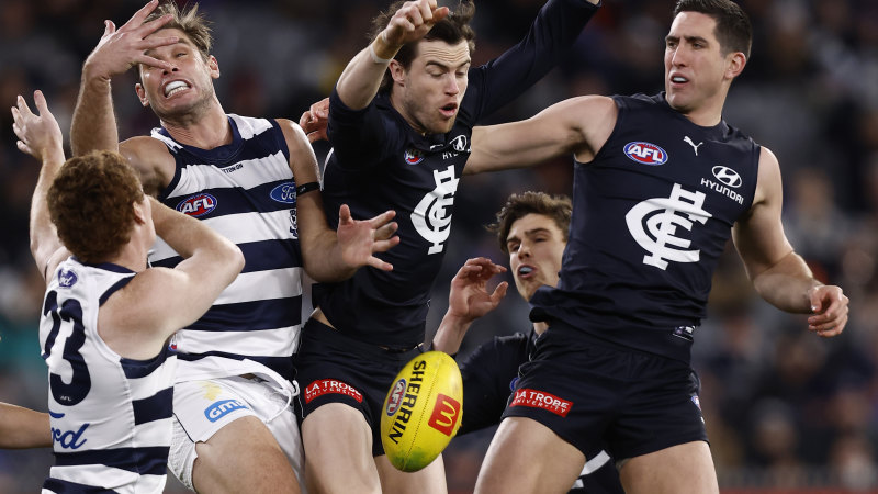 AFL 2022 round 18 LIVE updates: Cats take control against Blues, Swans close gap on Freo