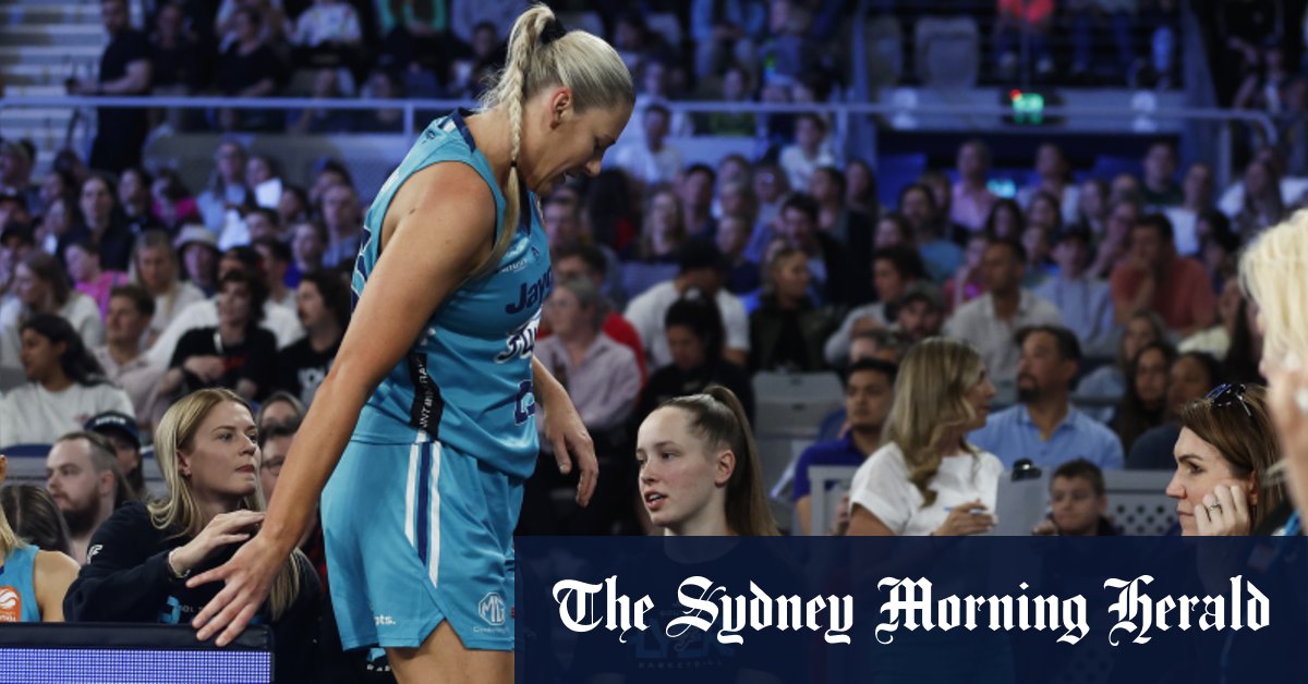 ‘I felt something pop’: Lauren Jackson injured as new WNBL crowd record is set – Sydney Morning Herald
