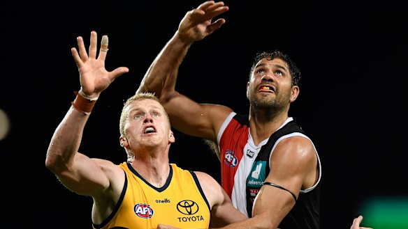 Paddy Ryder battles in a ruck contest with Reilly O’Brien.