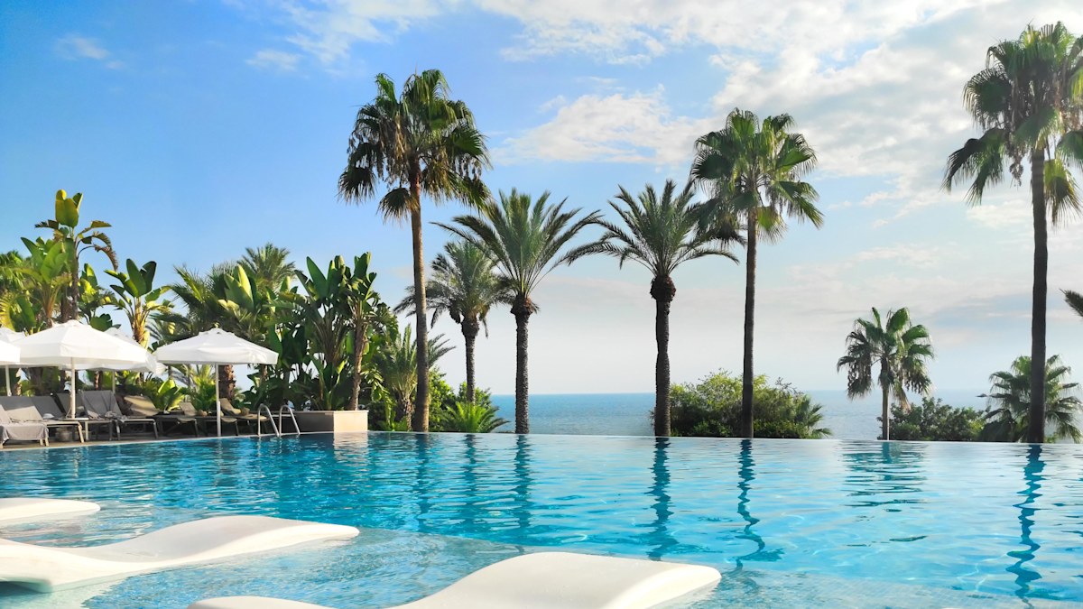 Expert’s ‘red flag’ warning over hotel bookings