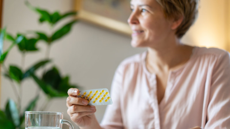 Could delaying menopause help women live longer?