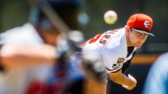 Former Cavalry pitcher Steven Chambers will return to the ABL club to join their starting rotation.