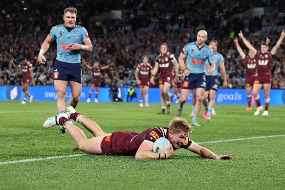 Tom Dearden goes over for his second try.