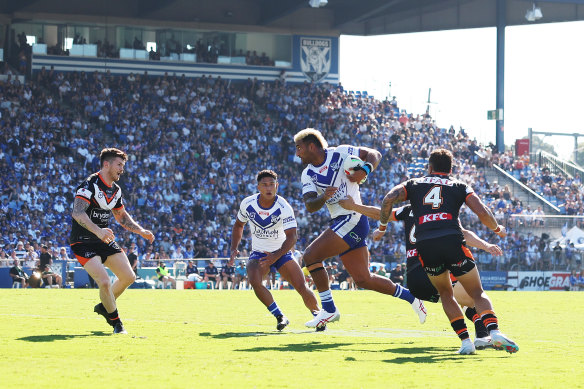 Viliame Kikau makes a bust at Belmore.