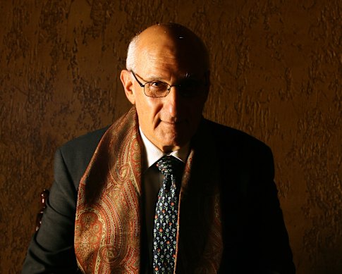 David Malouf en los Premios Literarios Australianos en el Plaza Ballroom, 2008.