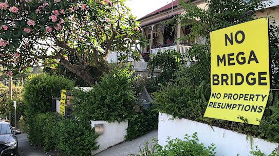 Boundary Street households at West End are worried about an option to run a green bridge between St Lucia and West End. Three homes will be resumed if Option C goes ahead.