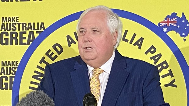 Clive Palmer spends 100 times more than major parties on advertising