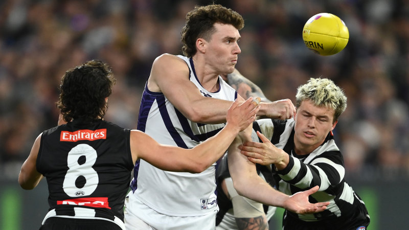 AFL Finals 2022 LIVE updates: Dominant Pies’ inaccuracy keeping Freo alive