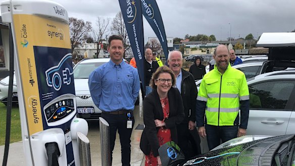 Western Power’s Adam Leed, Collie Shire President Sarah Stanley, Member for Collie Preston Mick Murray MLA and Synergy CEO Jason Waters at the Collie fast charger launch.
