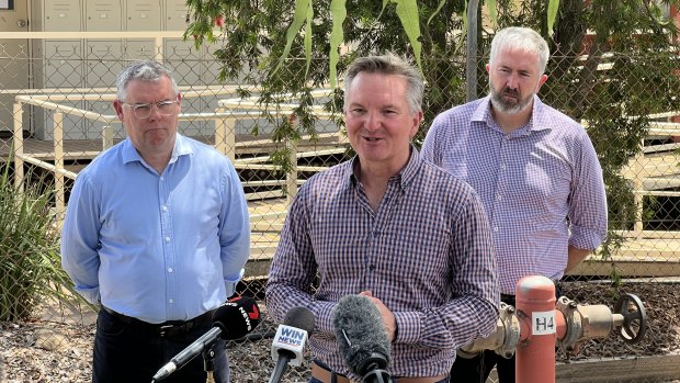 Climate Change and Energy Minister Chris Bowen with Senator Murray Watt (left) and Senator Anthony Chisholm (right) at Rio Tinto’s Yarwun Alumina Refinery in Gladstone. 