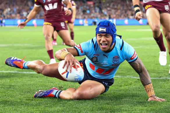 Brian To’o crosses for NSW.